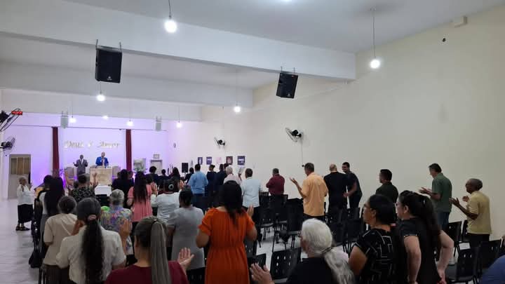 Fachada de Igreja Deus é Amor- Central Taubaté