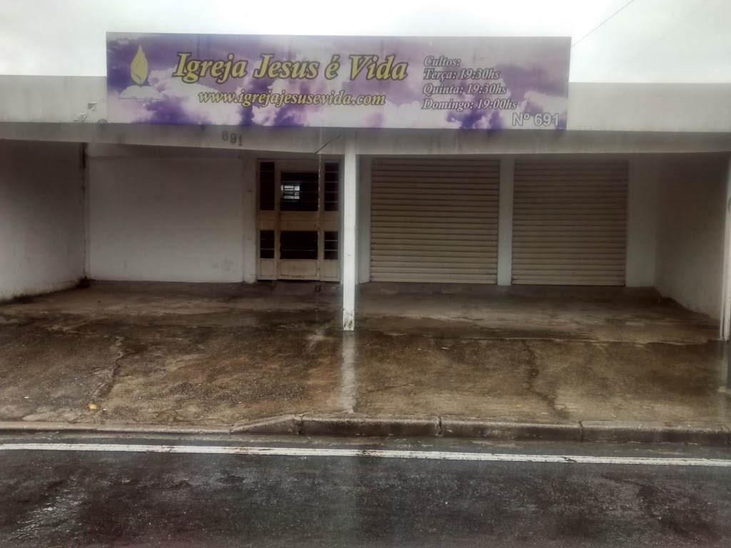 Fachada de Igreja Jesus é Vida