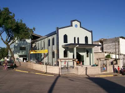 Fachada de Igreja do Evangelho Quadrangular Ubatuba - sede