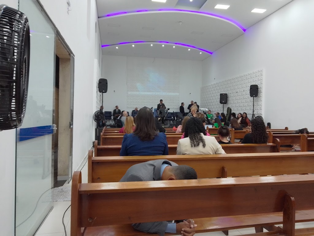 Fachada de Igreja Evangélica Assembleia de Deus em Ubatuba - Central