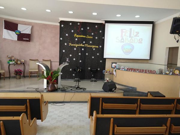 Fachada de Igreja Adventista Central de Ubatuba