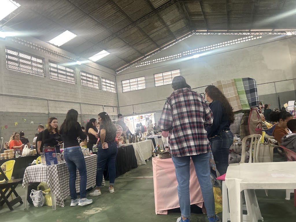 Fachada de Quadra Igreja da Pompéia Santos
