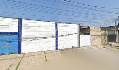 Fachada de Igreja Evangélica Produzindo Frutos em Terra Seca