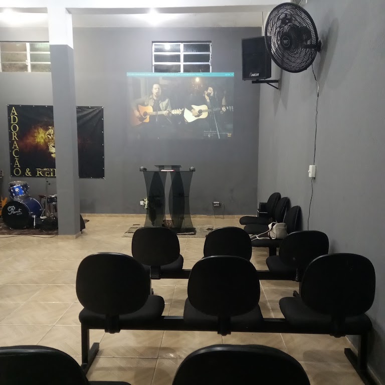 Fachada de Igreja Evangélica Adoração e Reino