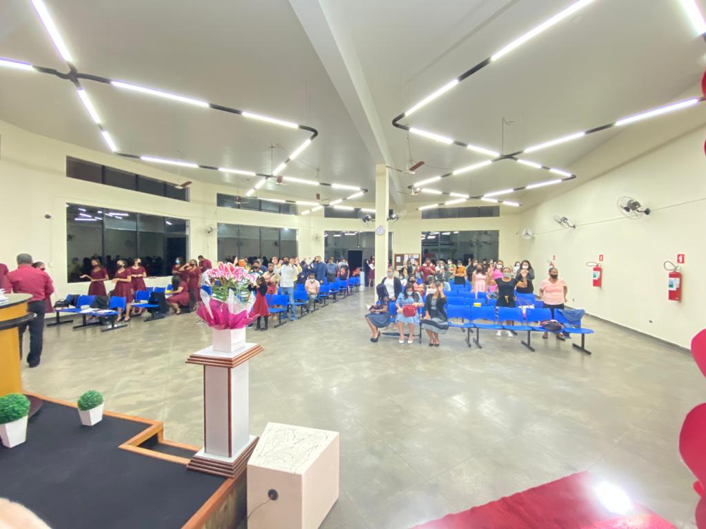 Fachada de Igreja Pentecostal Deus é Amor Sede Setorial