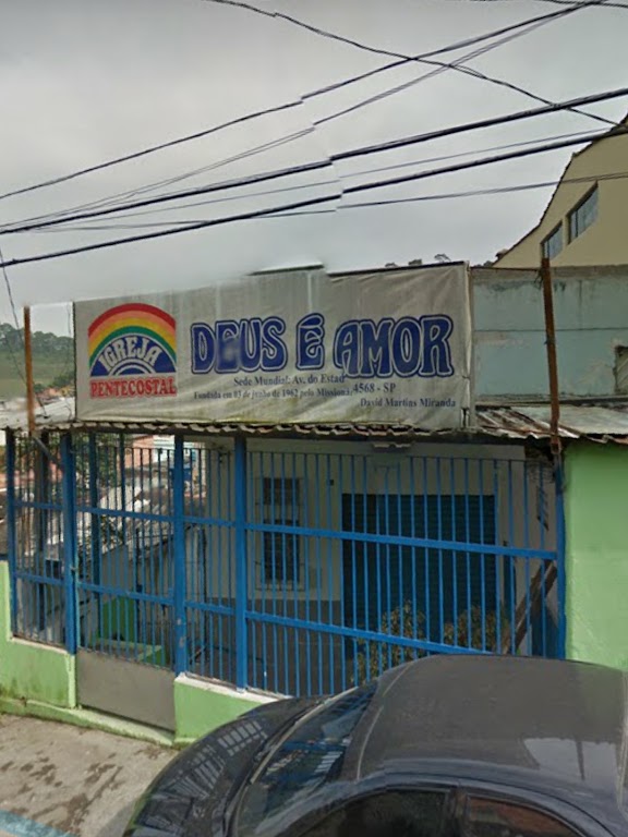 Fachada de Igreja Pentecostal Deus é Amor - Areião
