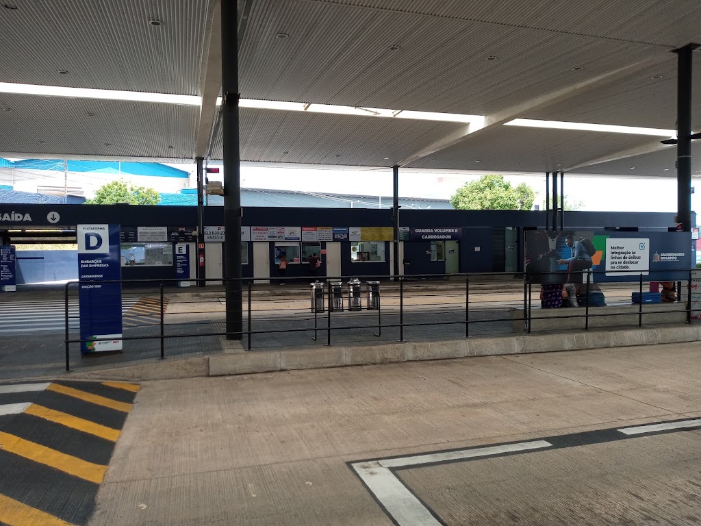 Fachada de Terminal Rodoviário Grande Alvarenga