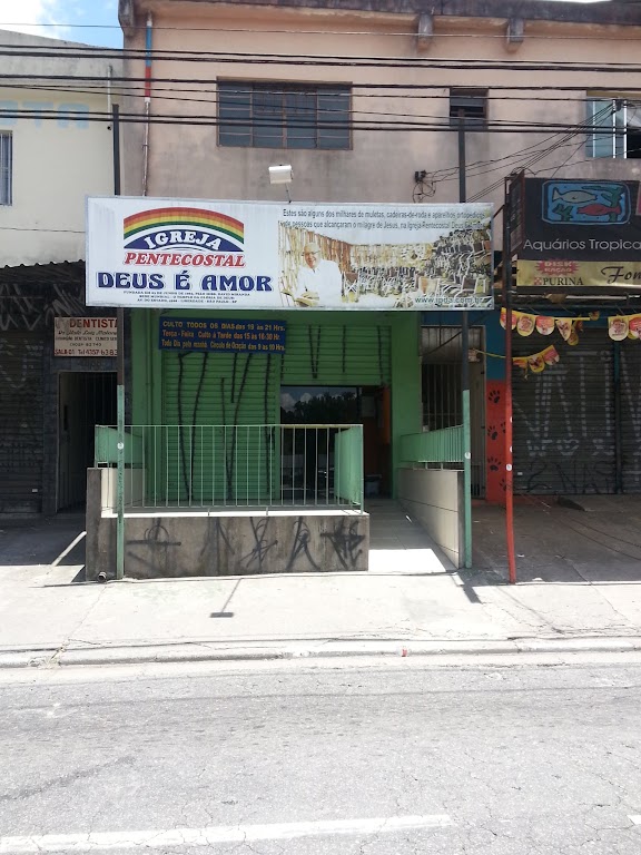 Fachada de Igreja Pentecostal Deus é Amor