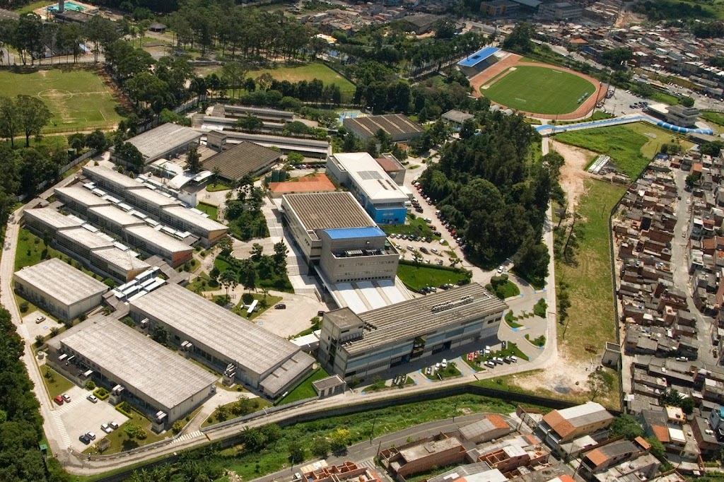 Fachada de Centro Educacional da Fundação Salvador Arena