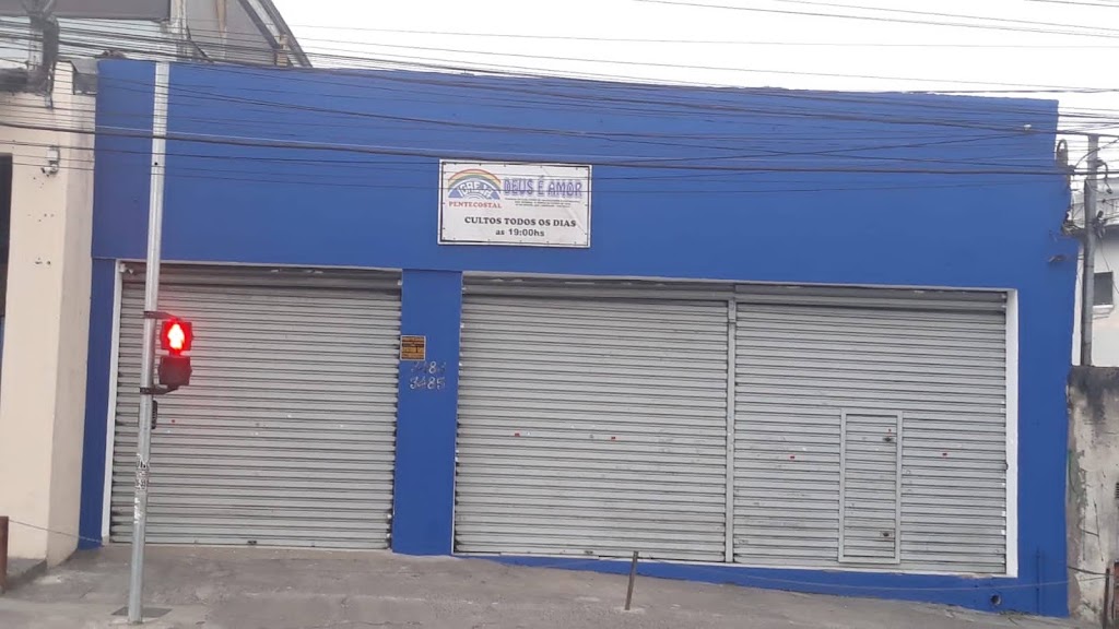 Fachada de Igreja Pentecostal Deus é Amor