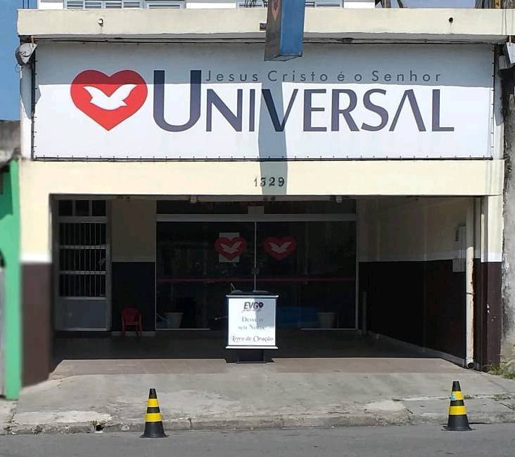 Fachada de Igreja Universal