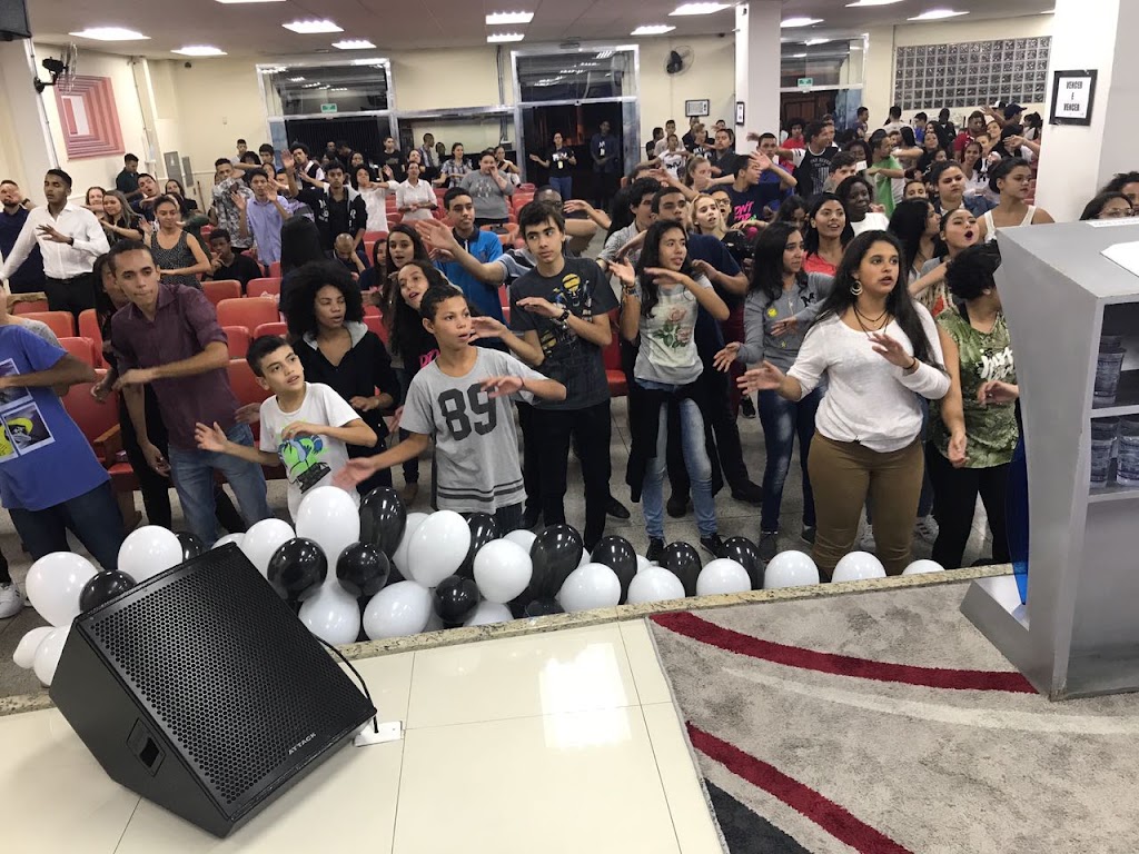 Fachada de Igreja Internacional da Graça de Deus - Campo de Fora