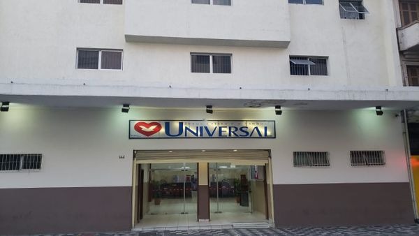 Fachada de Igreja Universal