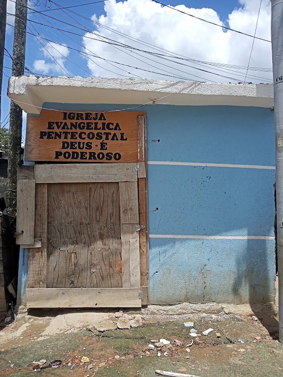 Fachada de Igreja Evangélica Pentecostal Deus é Poderoso