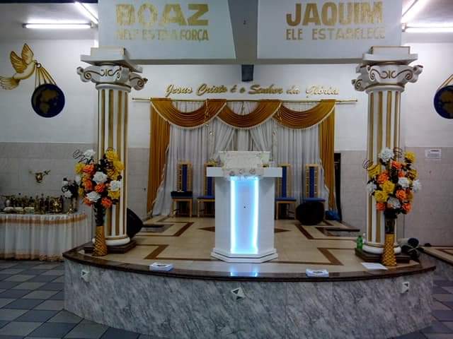 Fachada de Igreja Nova Vida com Cristo