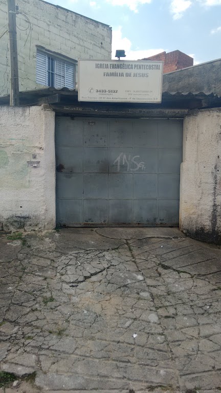 Fachada de Igreja Evangélica Pentecostal Família de Jesus