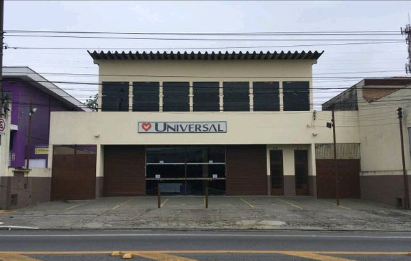 Fachada de Igreja Universal