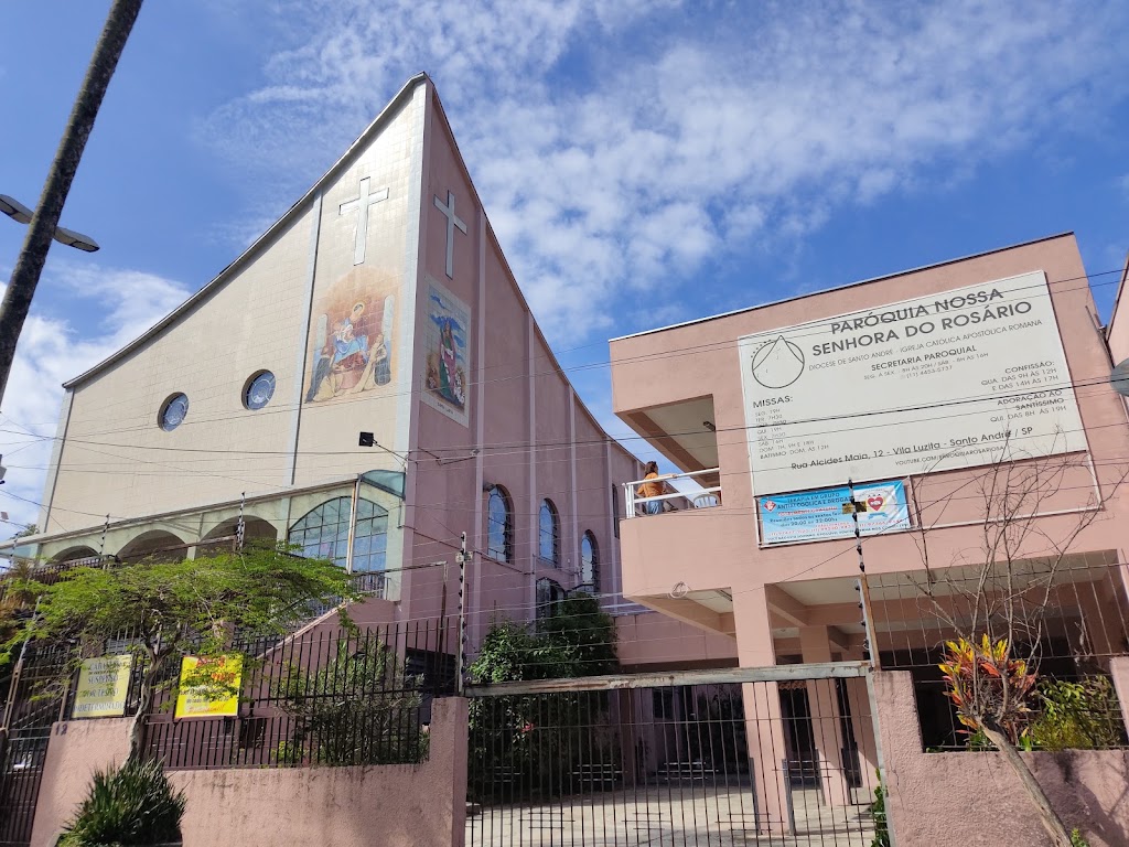Fachada de Paróquia Nossa Senhora do Rosário - Matriz Paroquial Vila Luzita