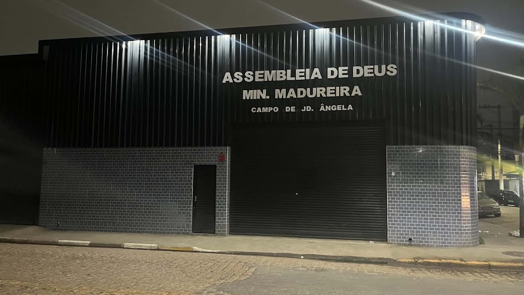 Fachada de Assembleia de Deus - Ministério Madureira - Campo de Jd. Ângela