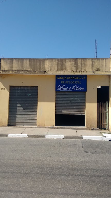 Fachada de Igreja Evangélica Pentecostal Deus é Oleiro
