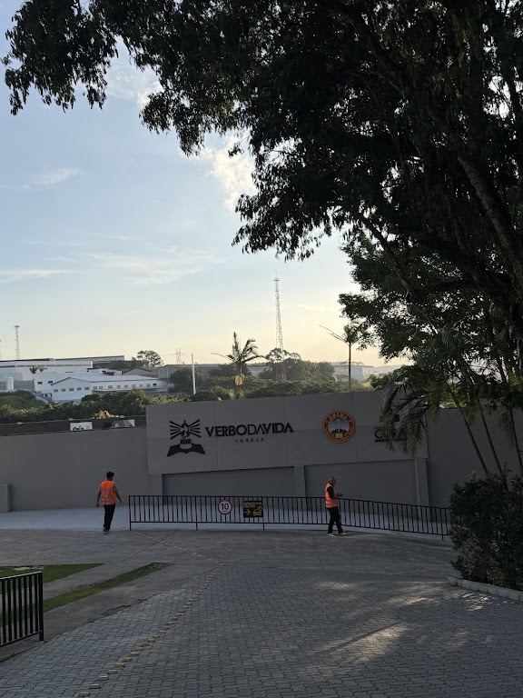 Fachada de Centro de Treinamento Bíblico RHEMA Arujá
