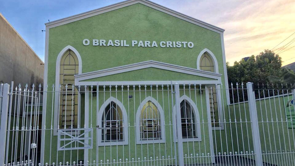 Fachada de Igreja Pentecostal O Brasil Para Cristo - Jardim Presidente Dutra