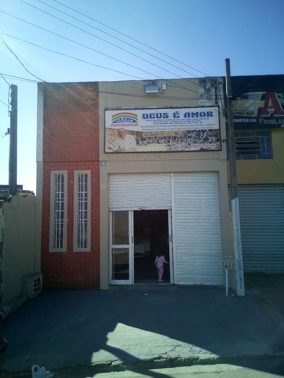 Fachada de Igreja Pentecostal Deus É Amor