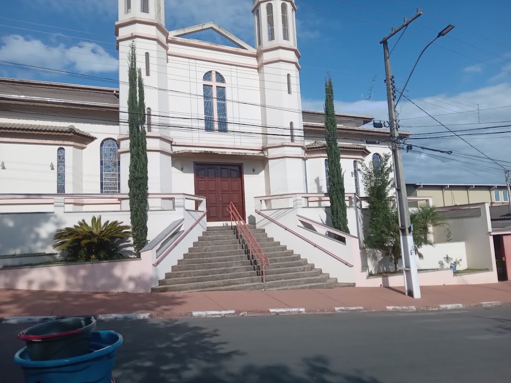 Fachada de Paróquia Santa Rita de Cássia - Hipica Jaguari - BP