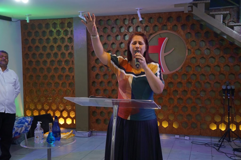 Fachada de Igreja Apostólica Raiz em Cristo - TERRA PRETA