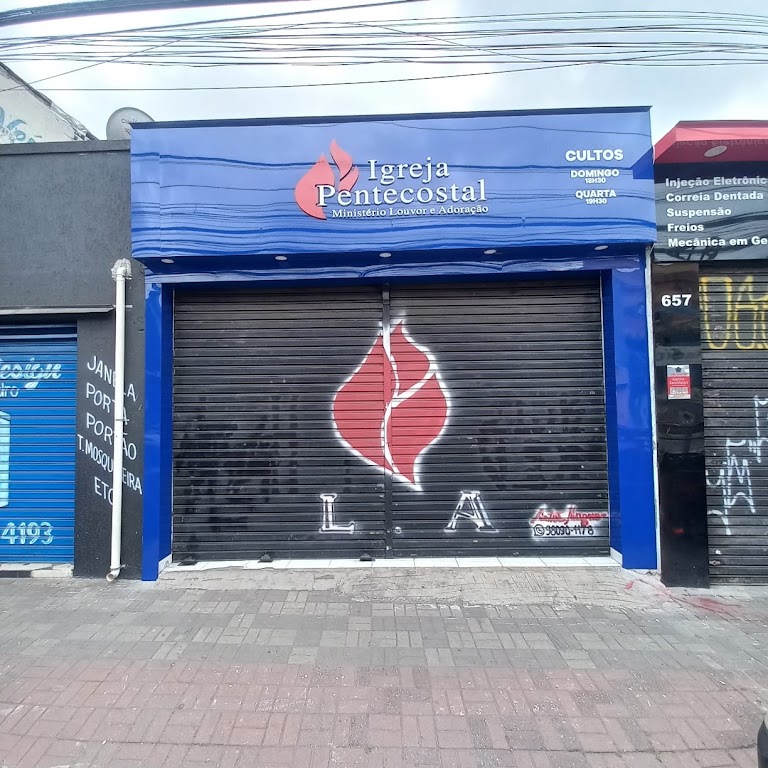 Fachada de Igreja Pentecostal Ministério Louvor E Adoração