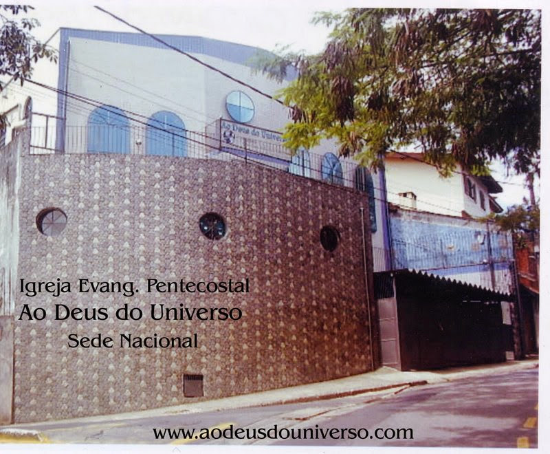 Fachada de Igreja Ao Deus do Universo