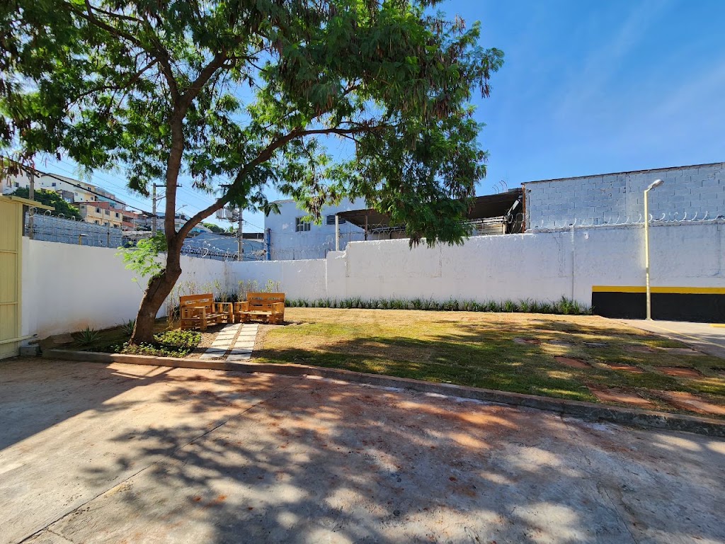 Fachada de Igreja Universal Vila Mangalot