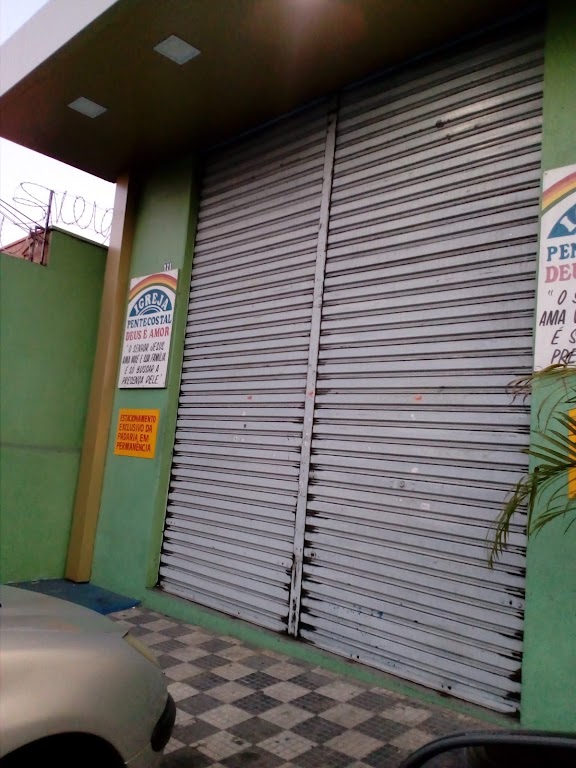 Fachada de Igreja Petencostal Deus e Amor