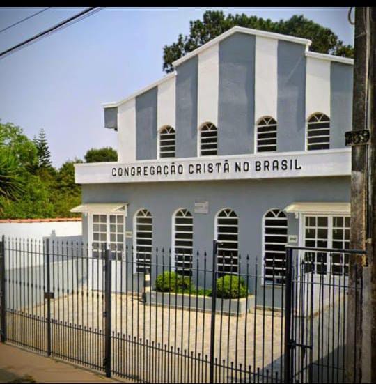 Fachada de Congregação Cristã - bairro do Caetê
