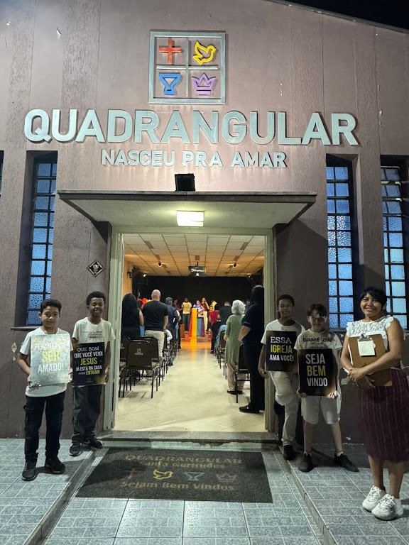 Fachada de Igreja Quadrangular