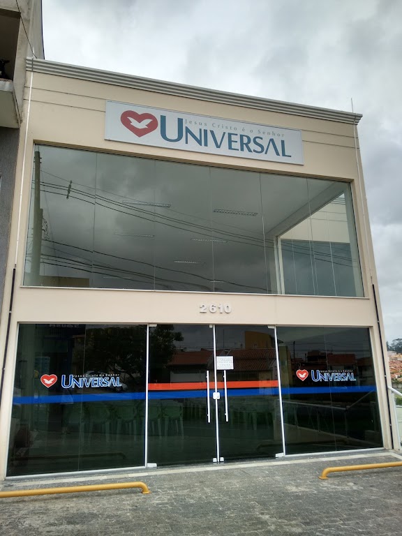 Fachada de Igreja Universal