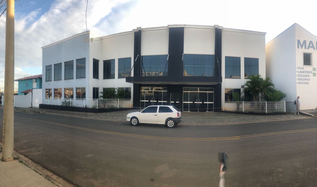Fachada de Chamados Uma Igreja para Cidade.