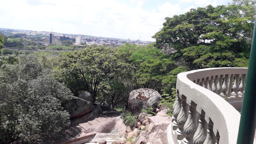 Fachada de Nossa Sra. do Monte Serrat