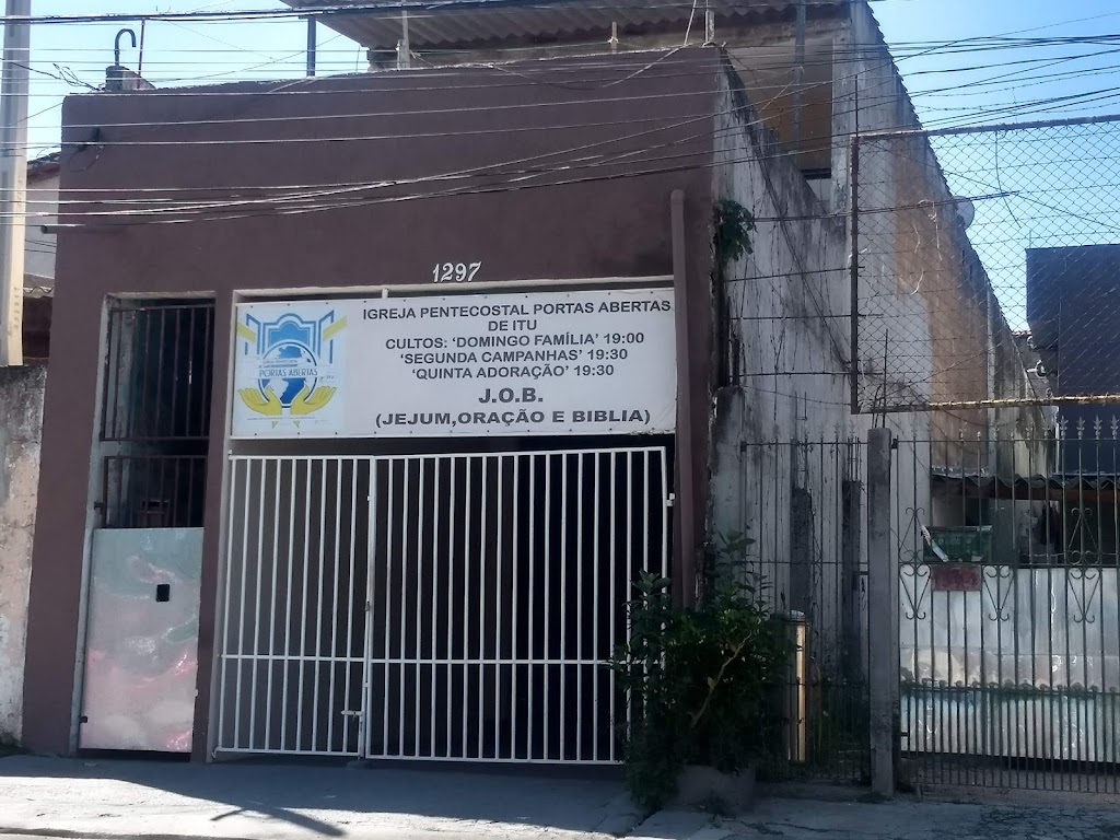 Fachada de Igreja Pentecostal Deus É Amor