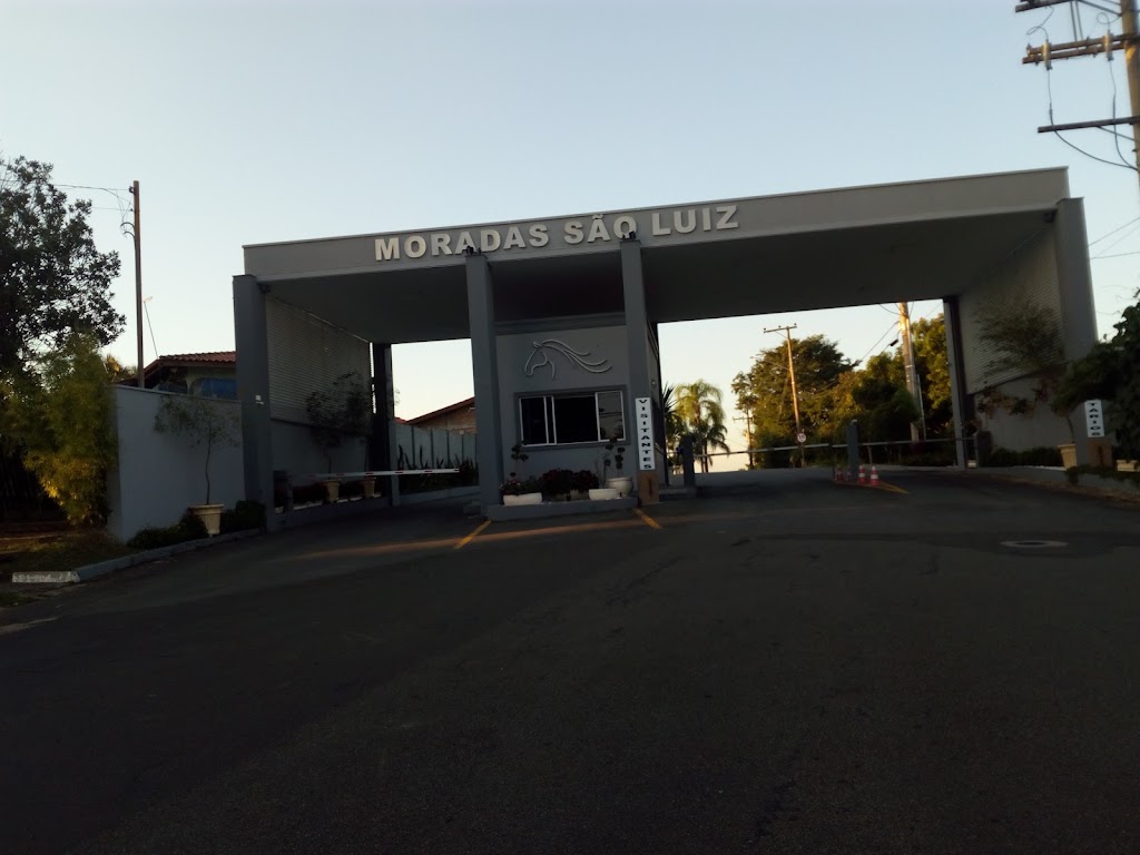 Fachada de Condomínio Haras São Luiz I