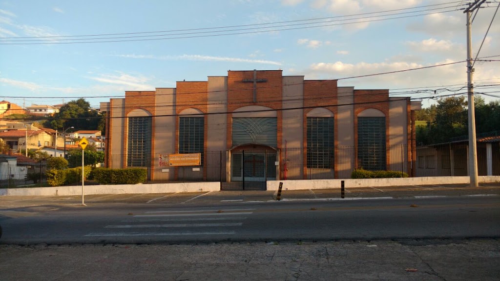 Fachada de Comunidade Cristo Rei