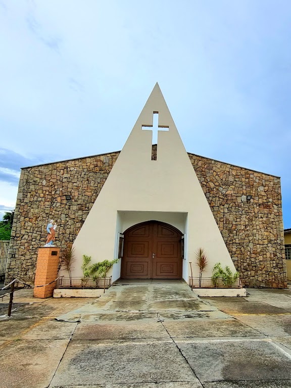 Fachada de Paróquia São José - Votorantim-SP