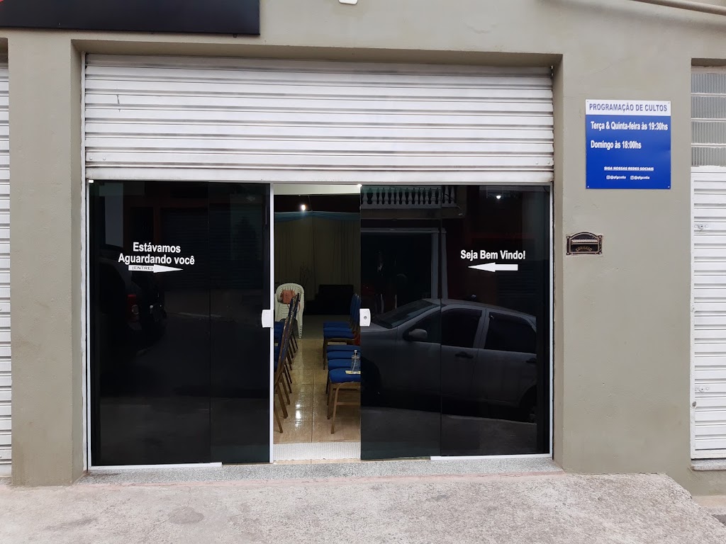 Fachada de QFG Cotia - Quadrangular Família Global