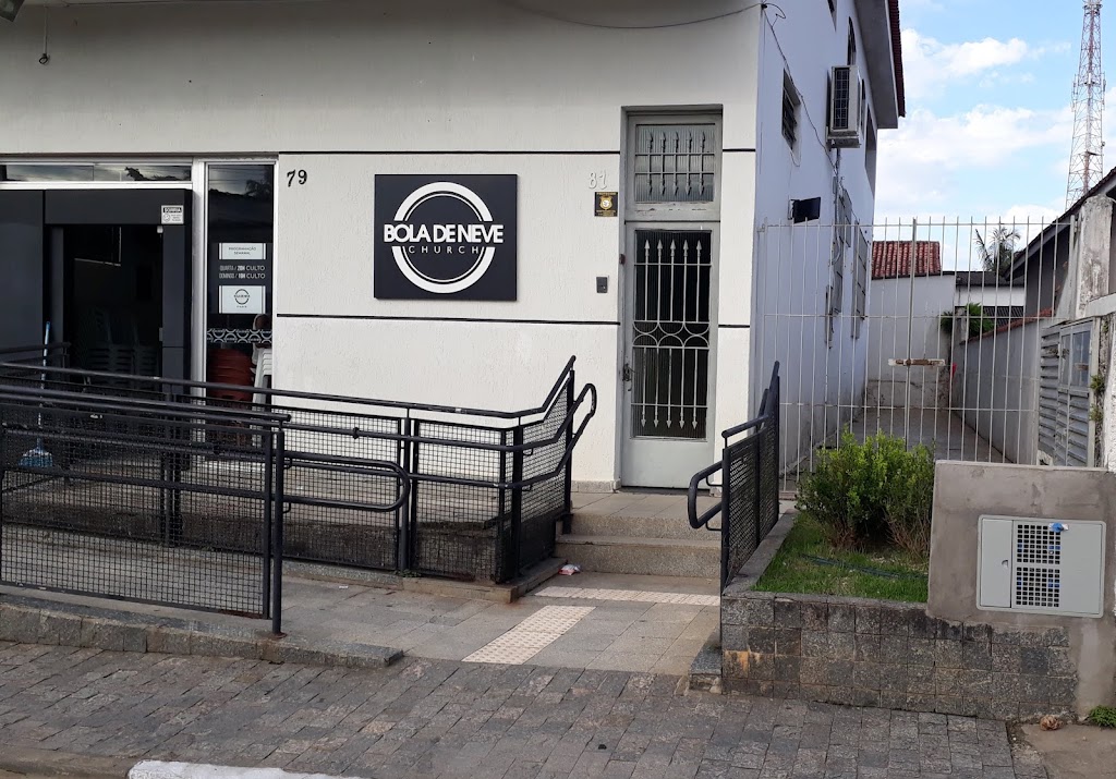 Fachada de Igreja Bola de Neve Itariri