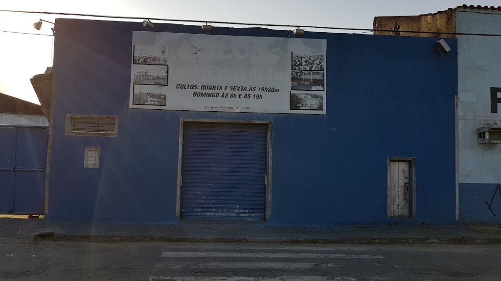 Fachada de ICL- IGREJA CRISTÃ DA LUZ
