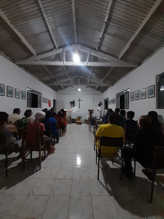 Fachada de Igreja Pentecostal Deus é Amor - Alto Padre André