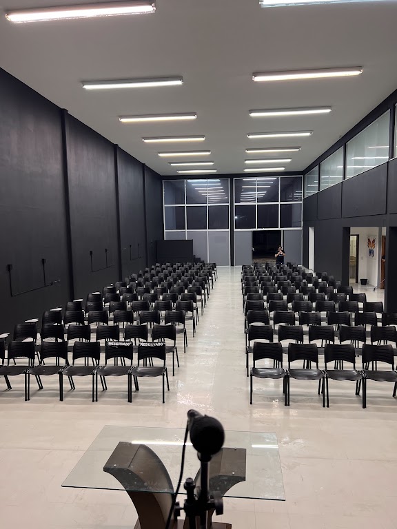 Fachada de CN CURITIBA - Comunidade das Nações