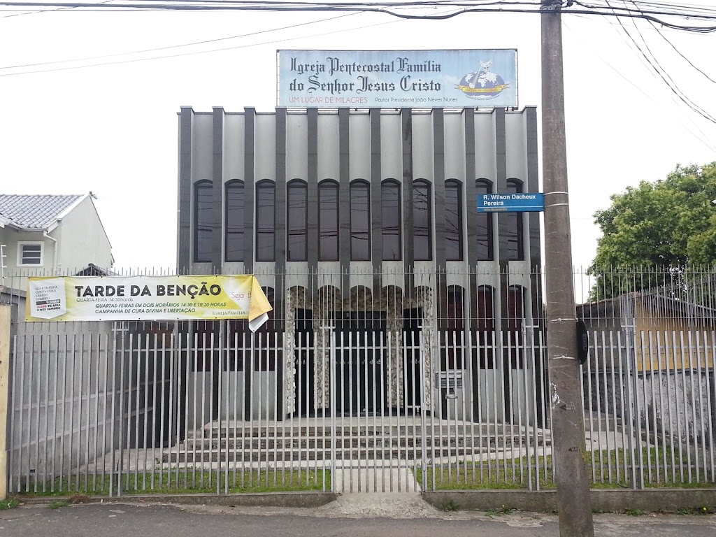 Fachada de Igreja Família