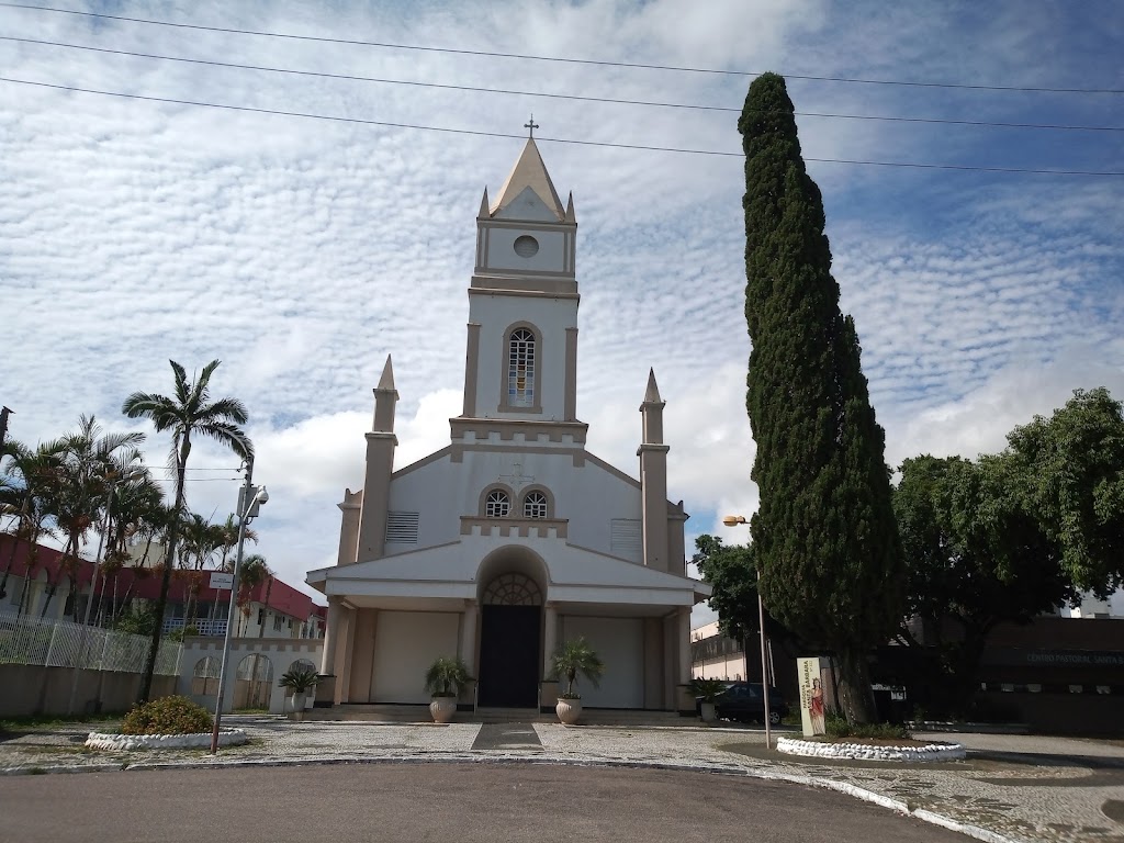 Fachada de Paróquia Santa Bárbara