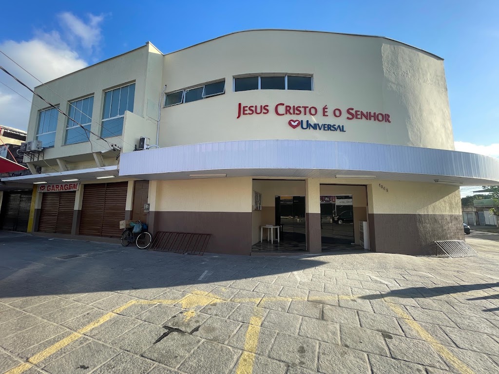 Fachada de Igreja Universal do Reino de Deus